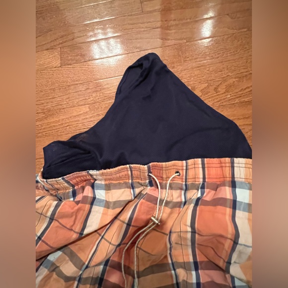 Jos. A. Bank swim trunks size XL - Picture 3 of 7